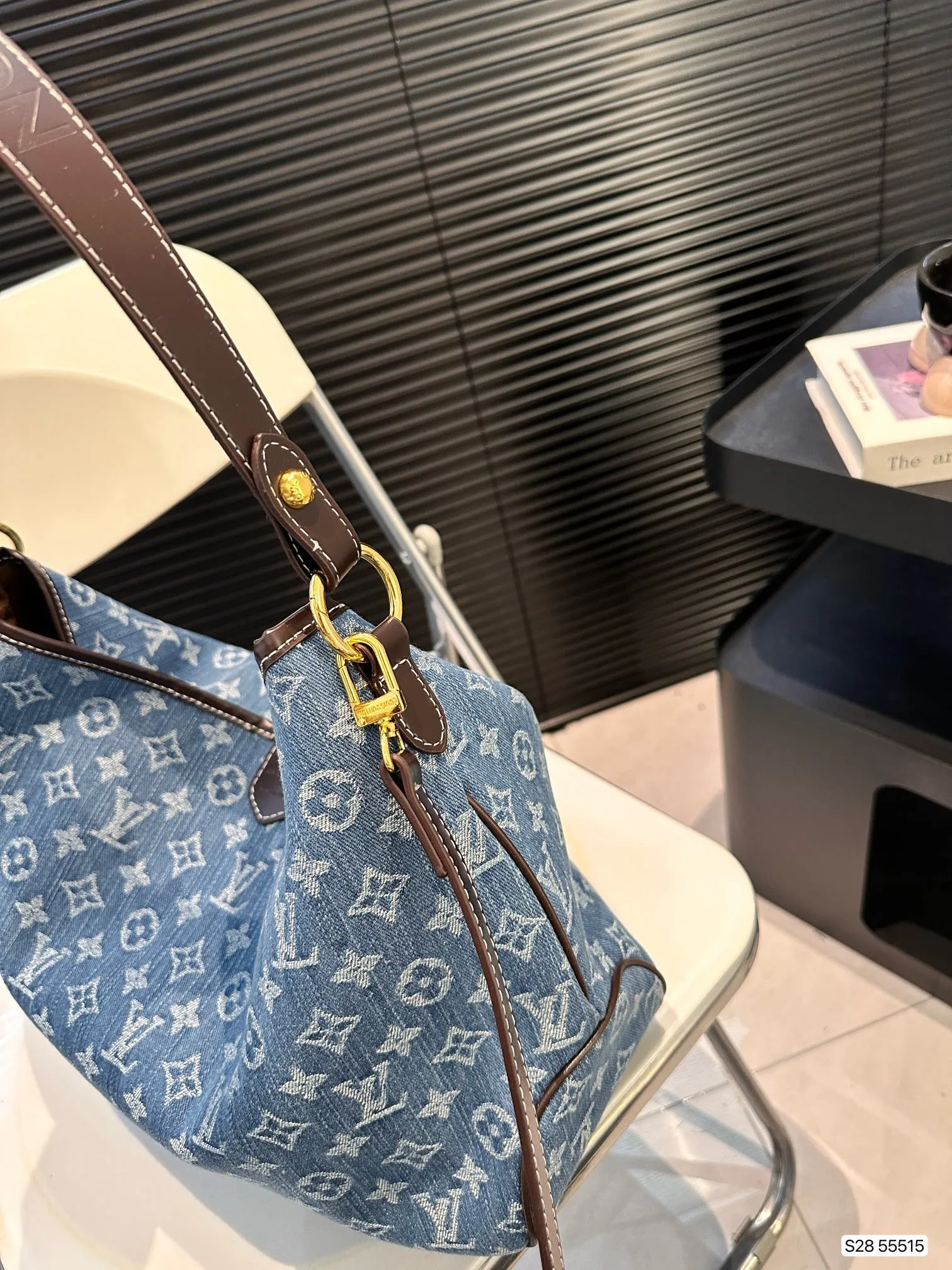 1 color Classic Denim Tote Bag