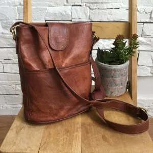 10" LEATHER BUCKET BAG