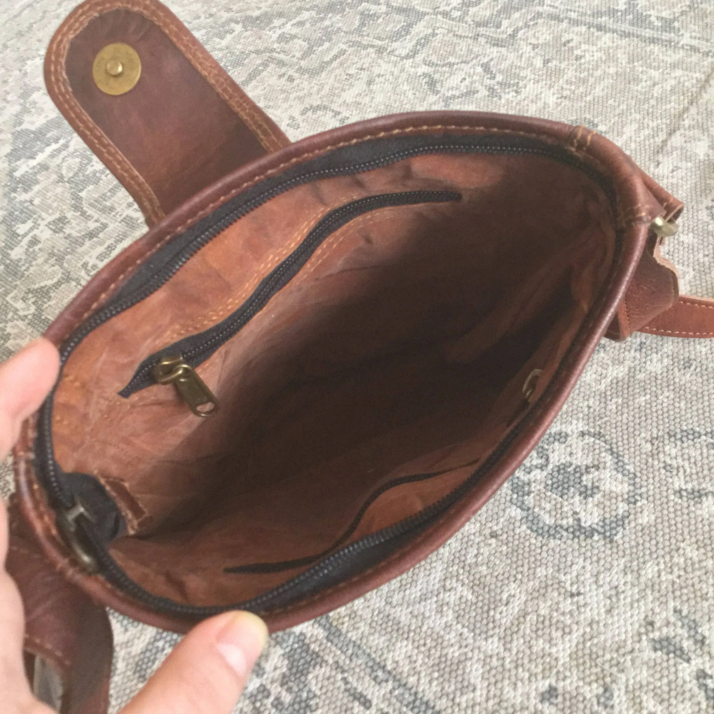 10" LEATHER BUCKET BAG