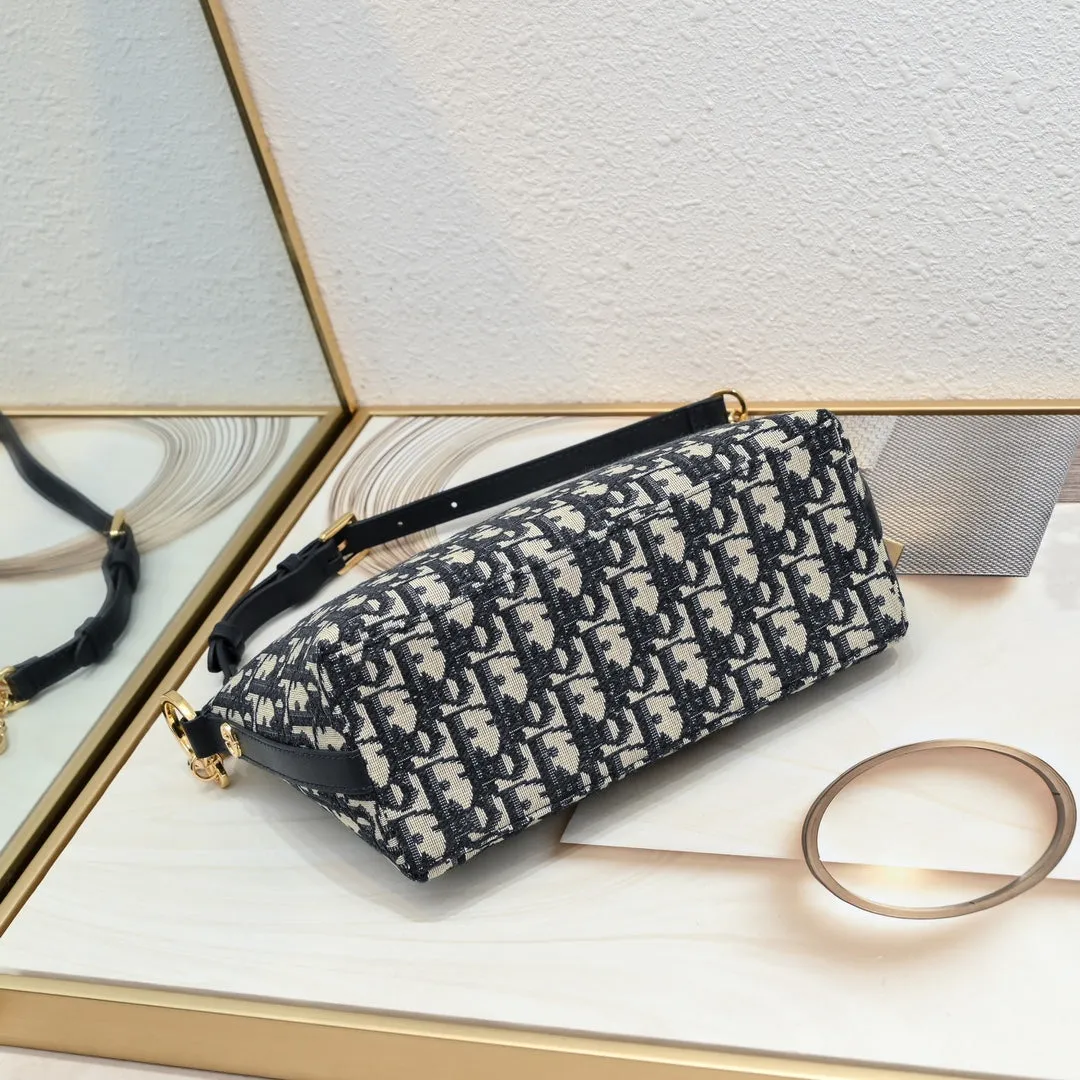 2 Colors Seasonal New Chain Handbags