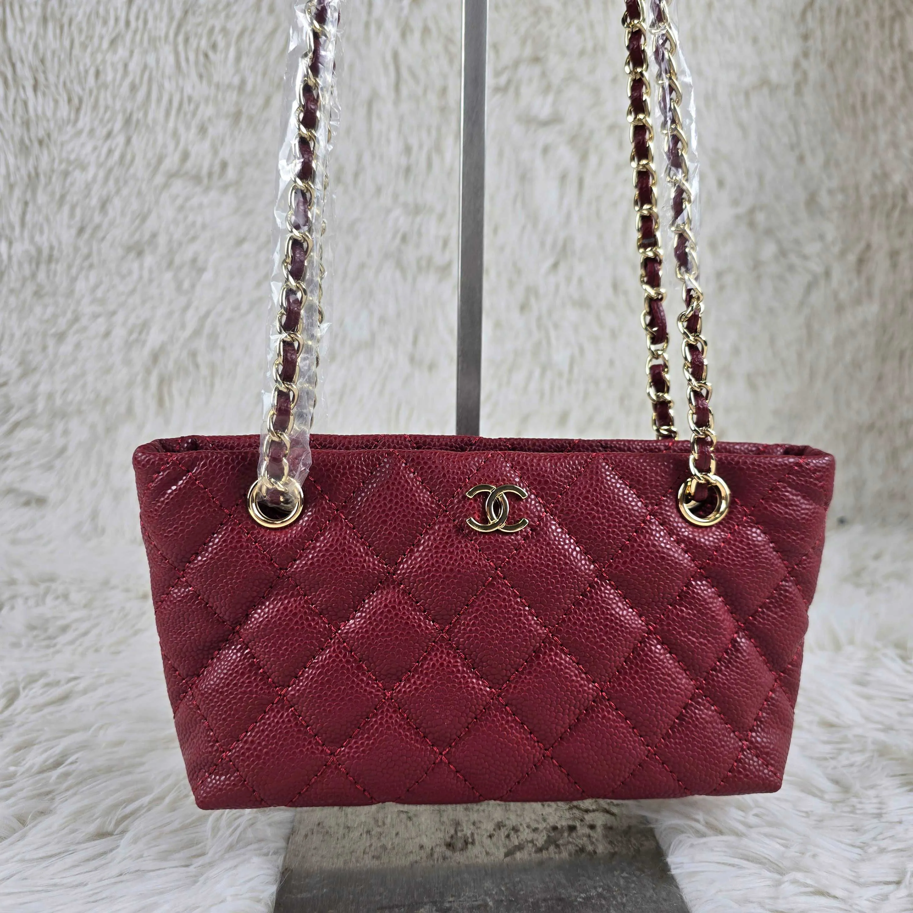 3 Color - Smooth Calfskin Diamond Quilt Tote Bag