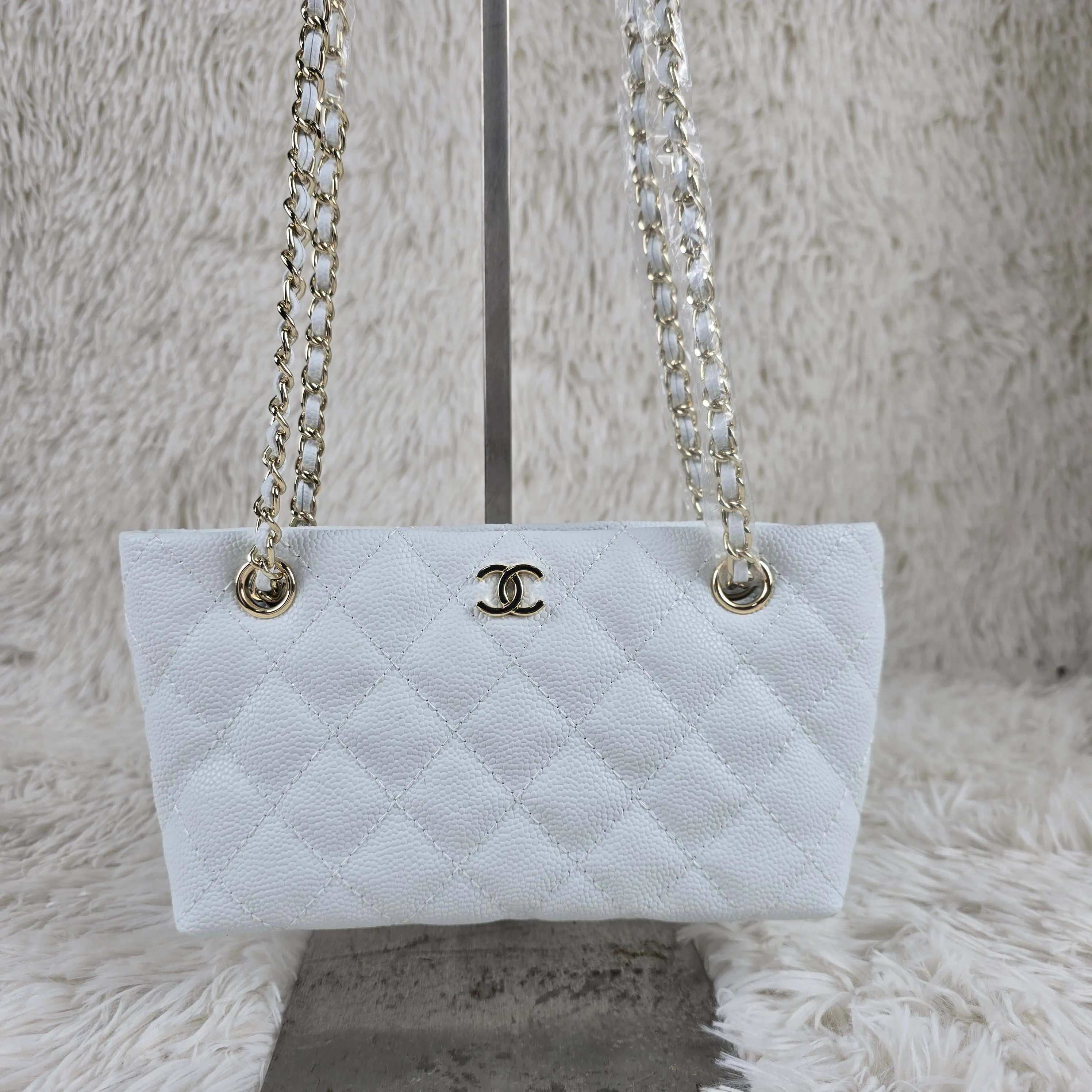 3 Color - Smooth Calfskin Diamond Quilt Tote Bag