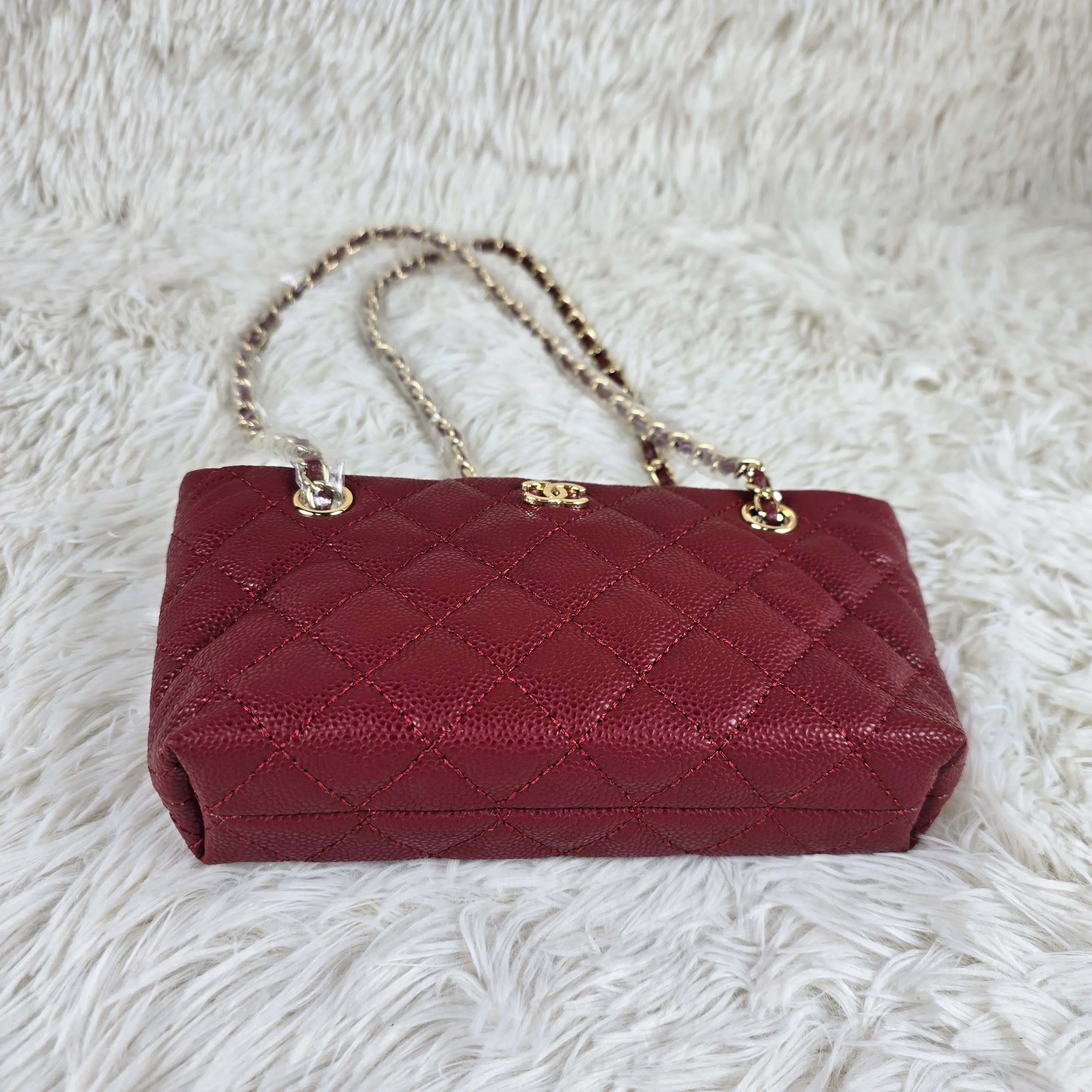3 Color - Smooth Calfskin Diamond Quilt Tote Bag