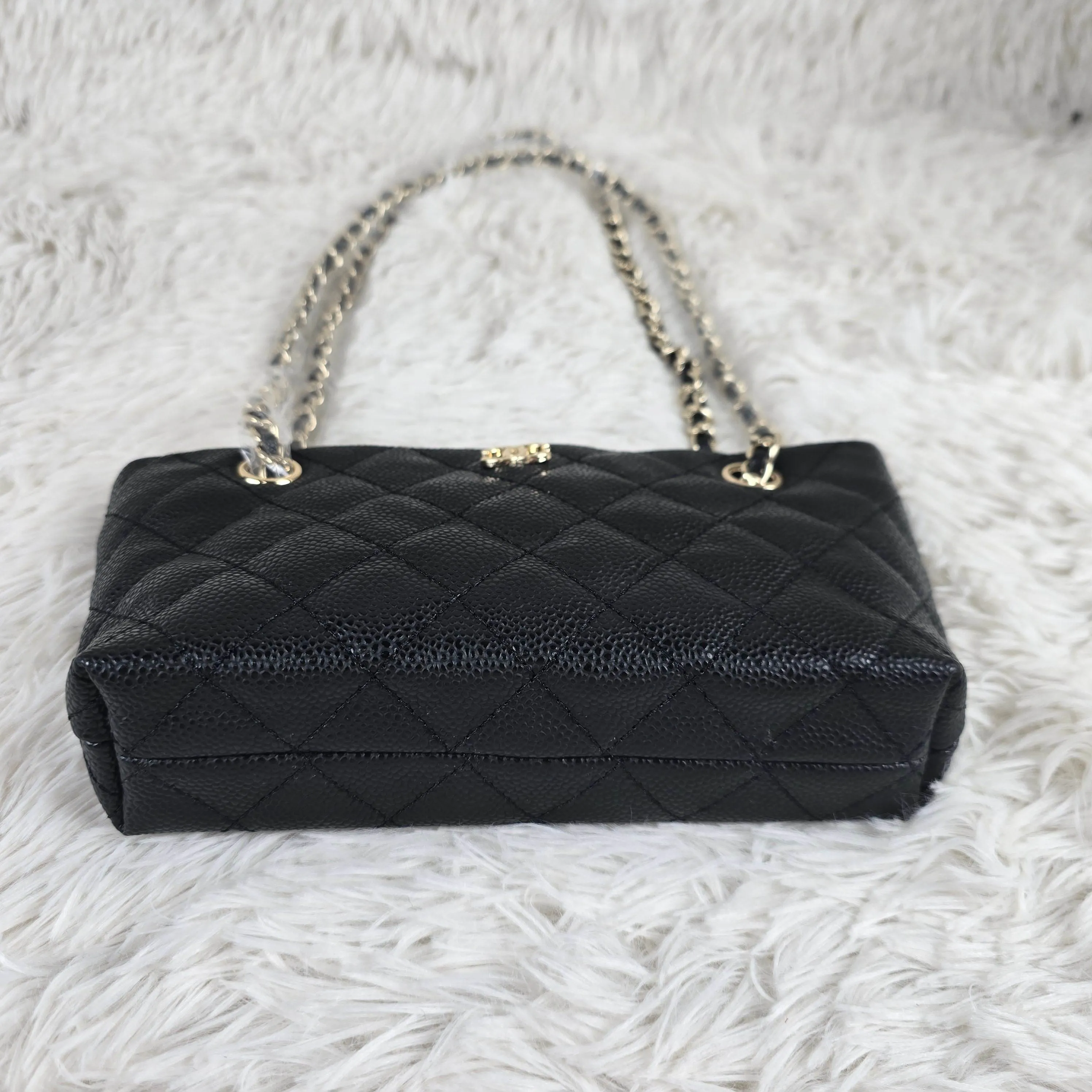 3 Color - Smooth Calfskin Diamond Quilt Tote Bag