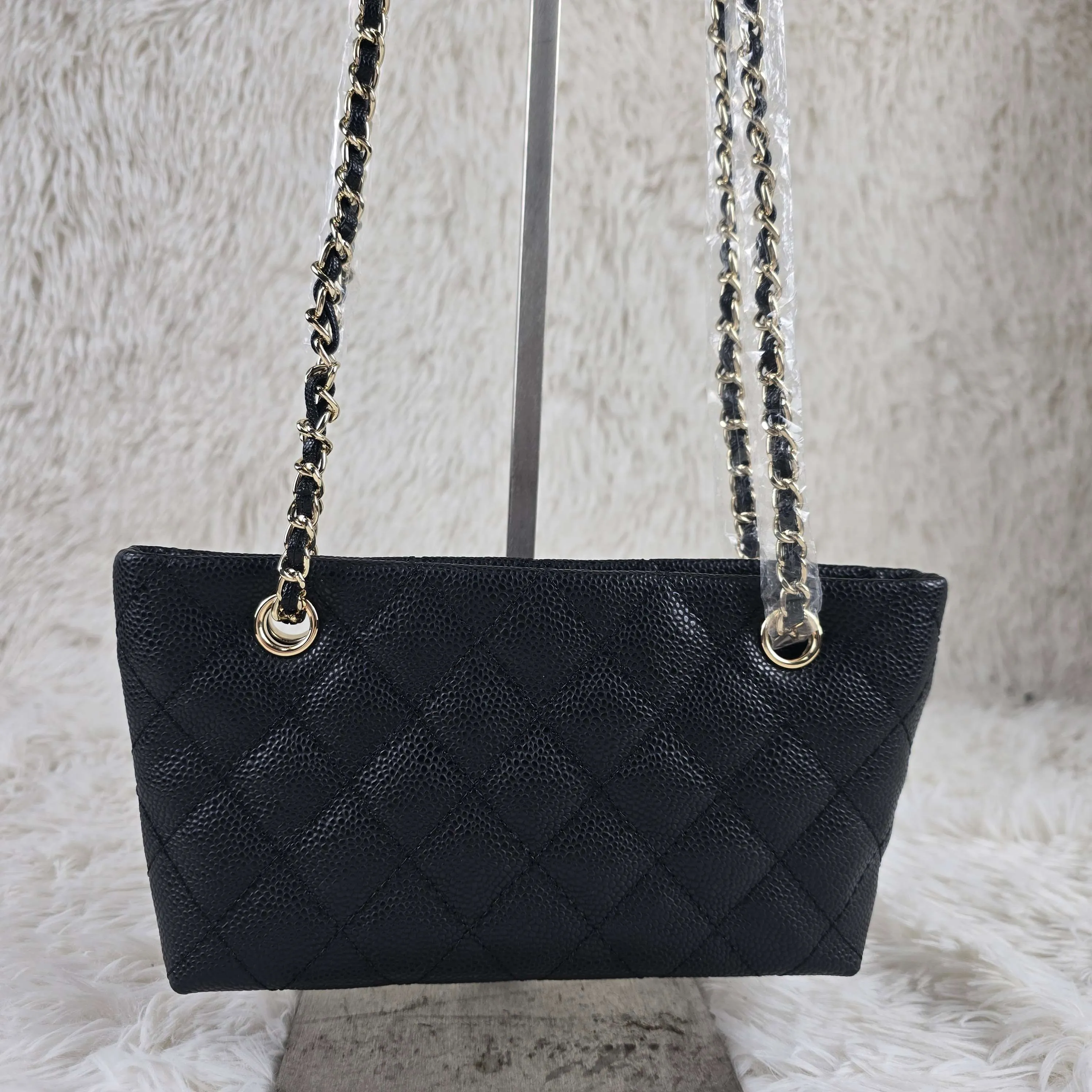 3 Color - Smooth Calfskin Diamond Quilt Tote Bag