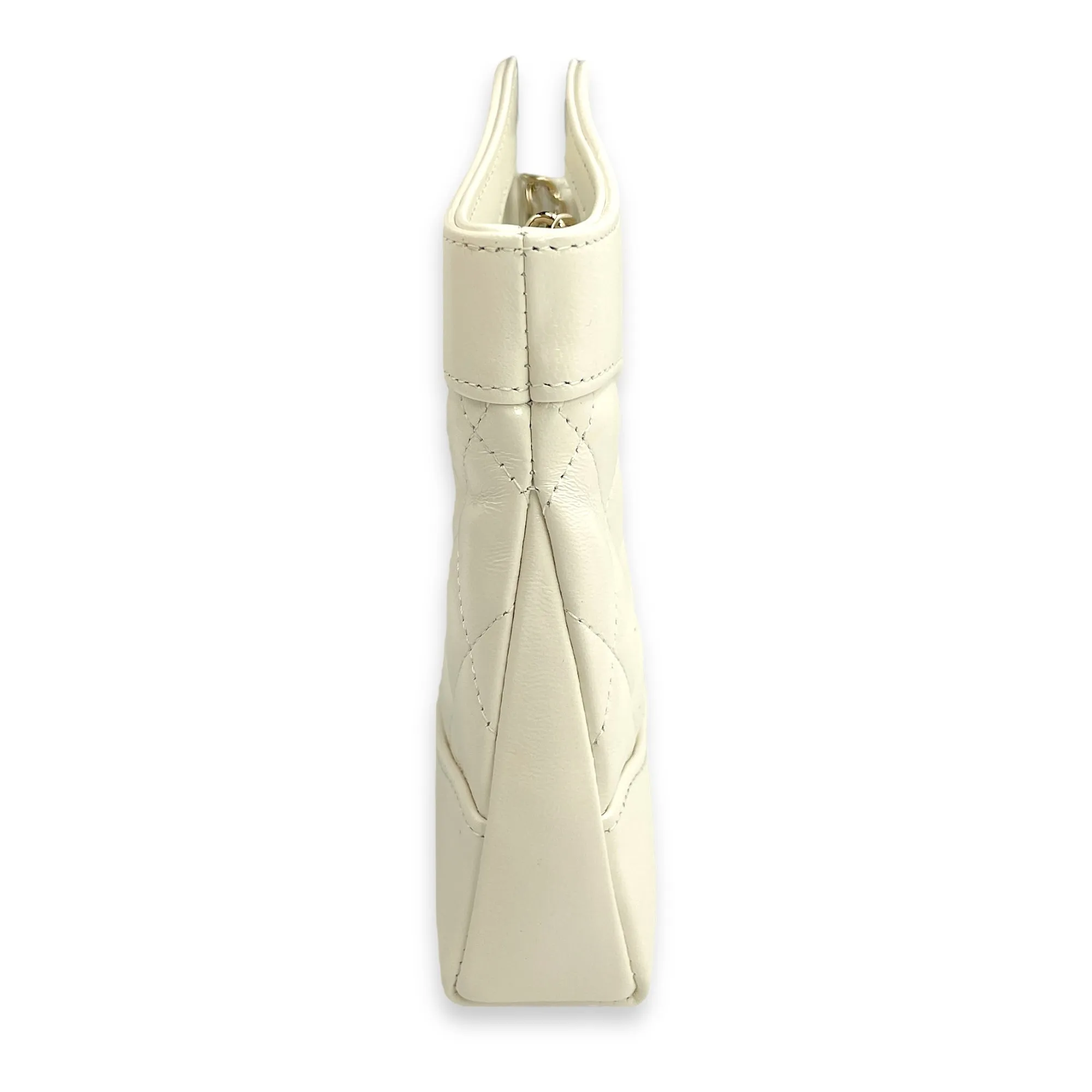 31 Leather Clutch 20 White Crossbody Bag in Calfskin, Gold hardware