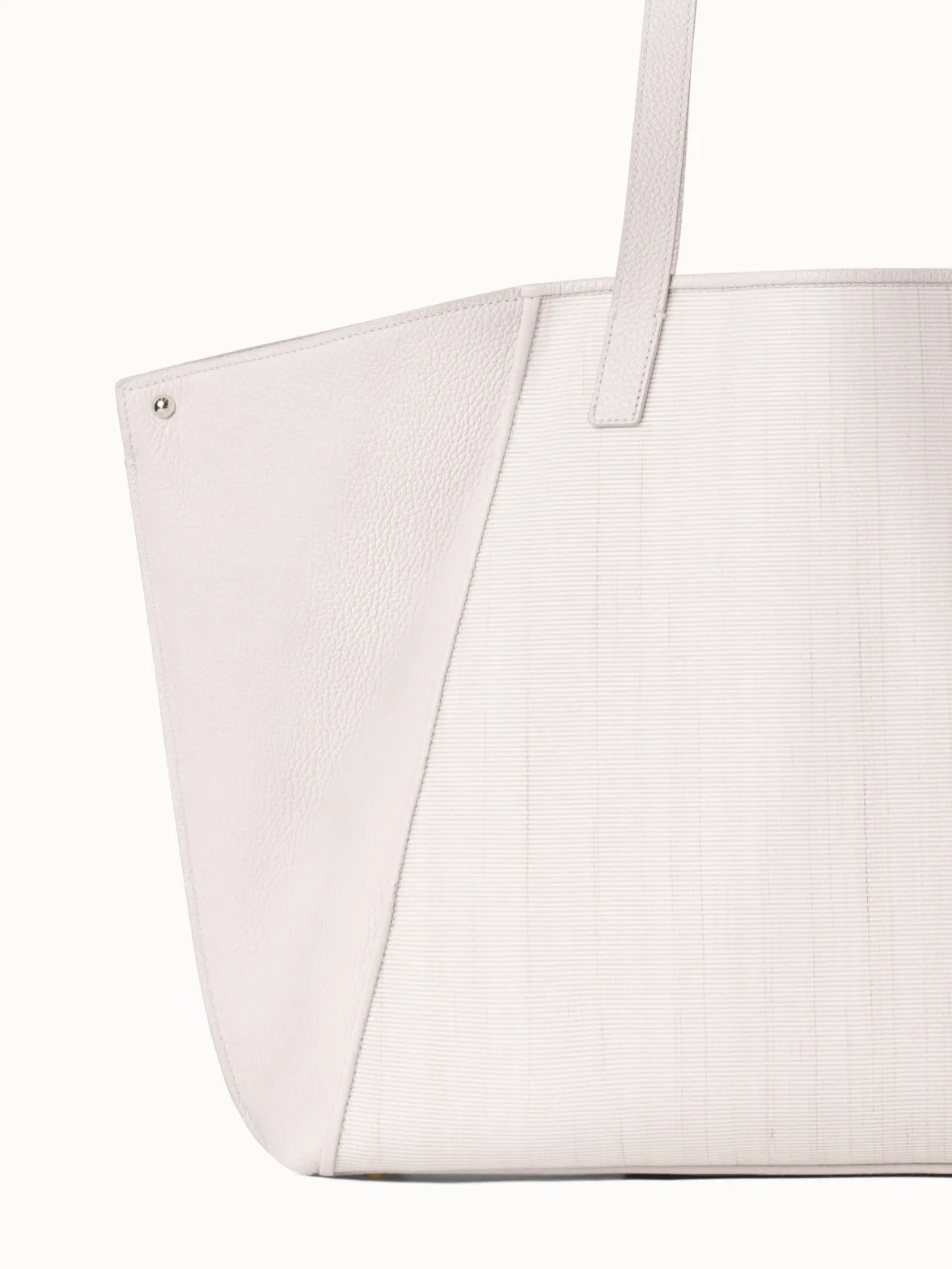 Ai Medium Shoulder Tote