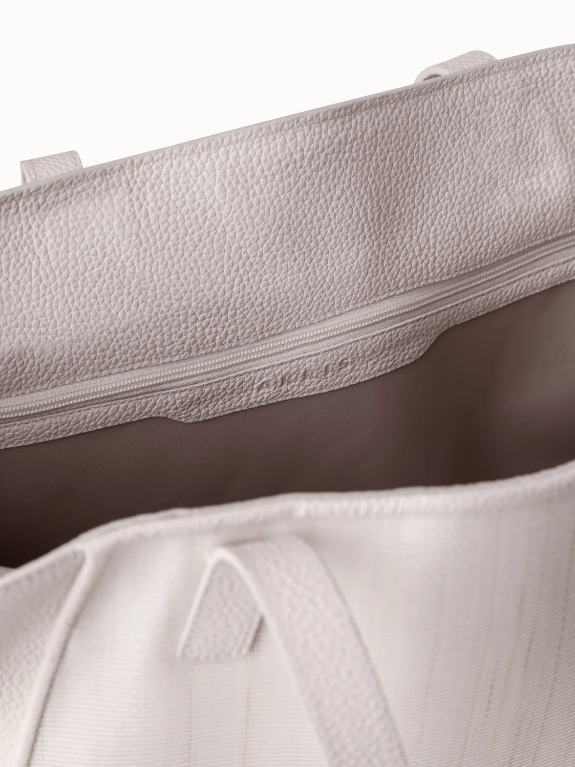 Ai Medium Shoulder Tote
