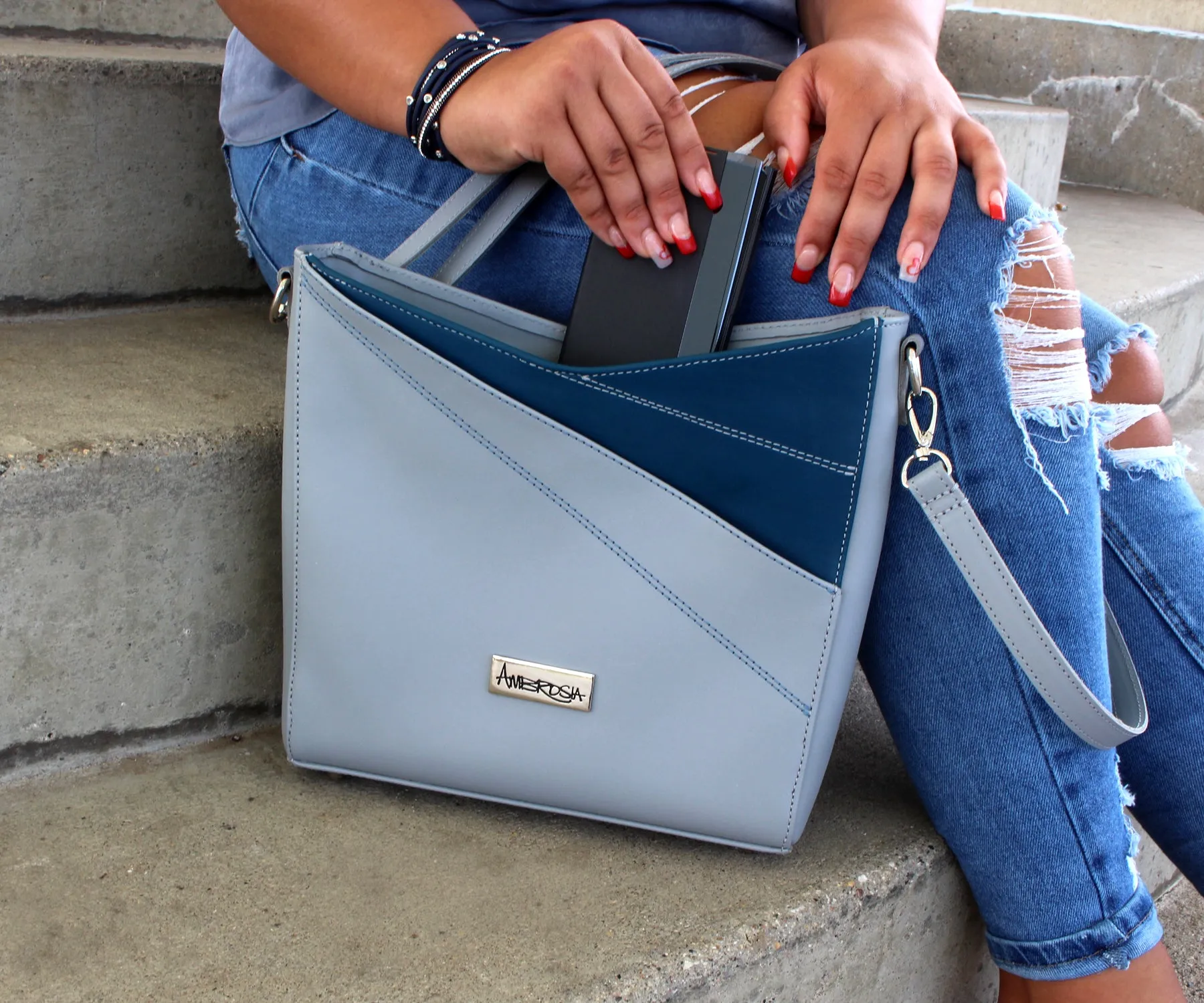 Angular Designer Leather Galloper Gray Blue Handbag