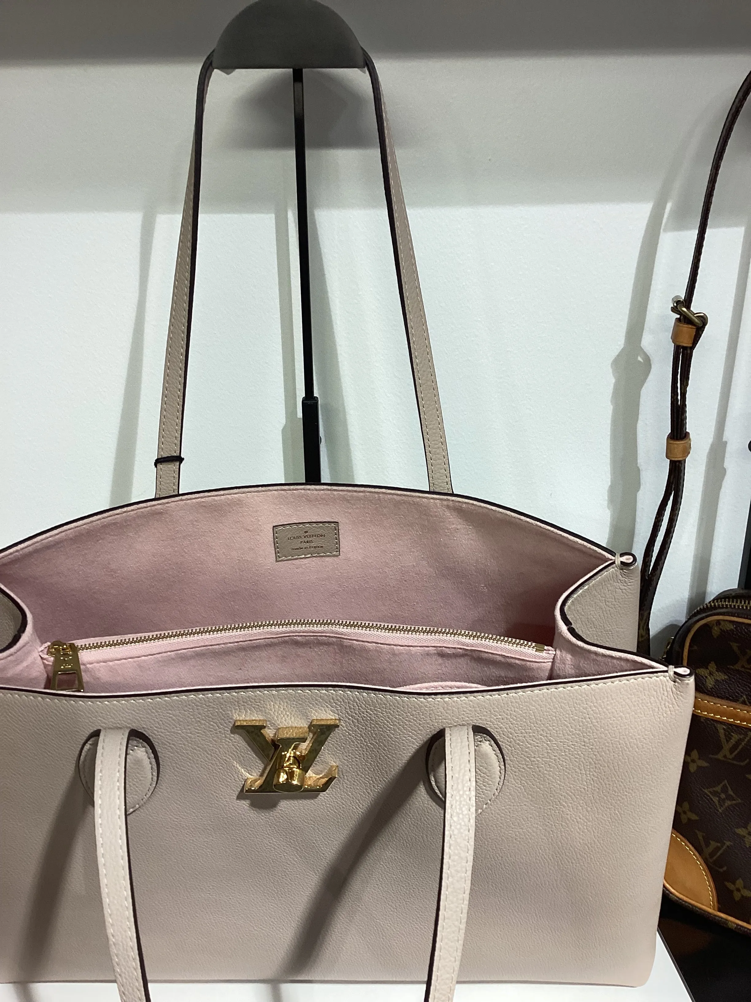 Beige Bag-Customer