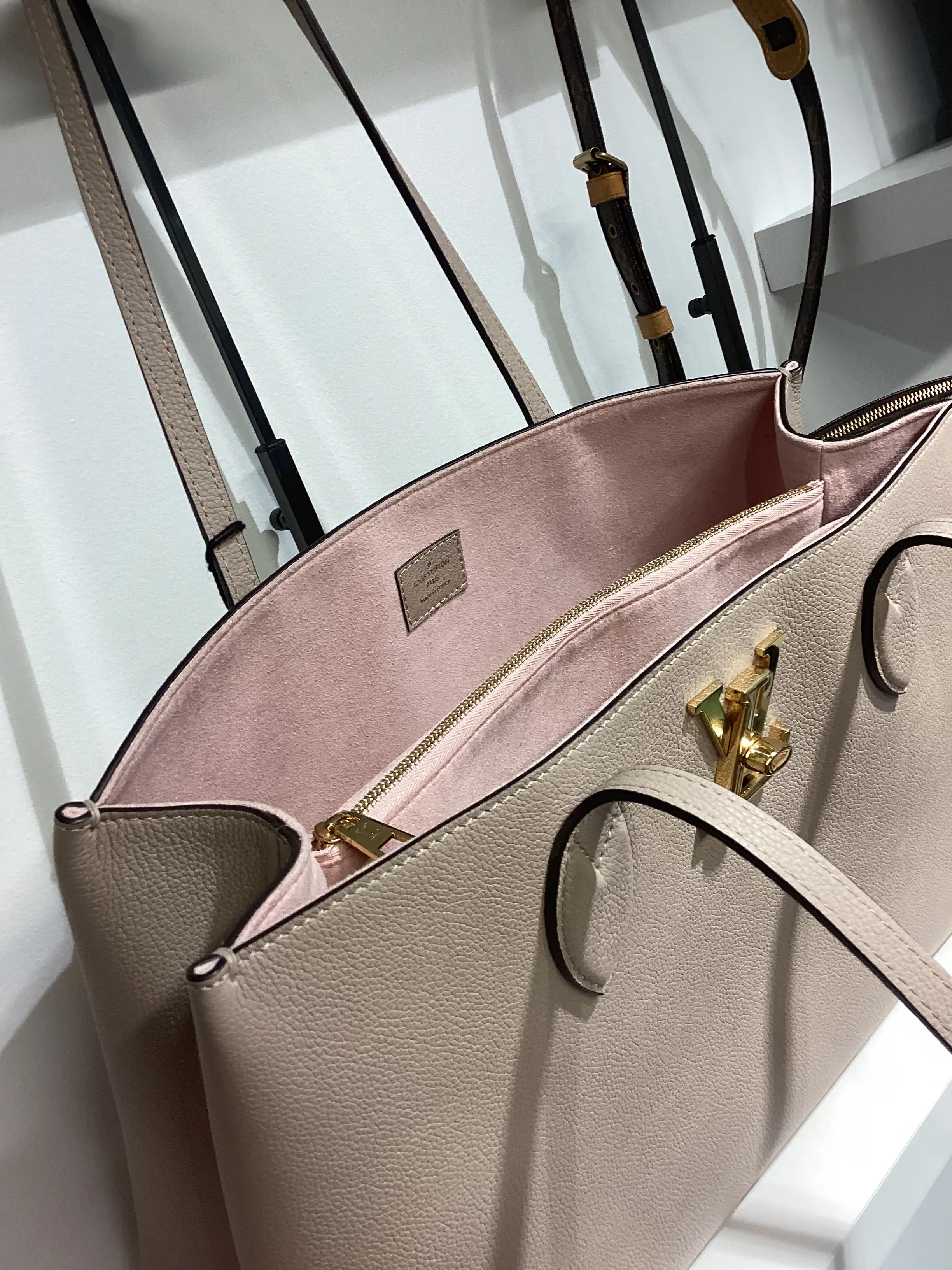 Beige Bag-Customer