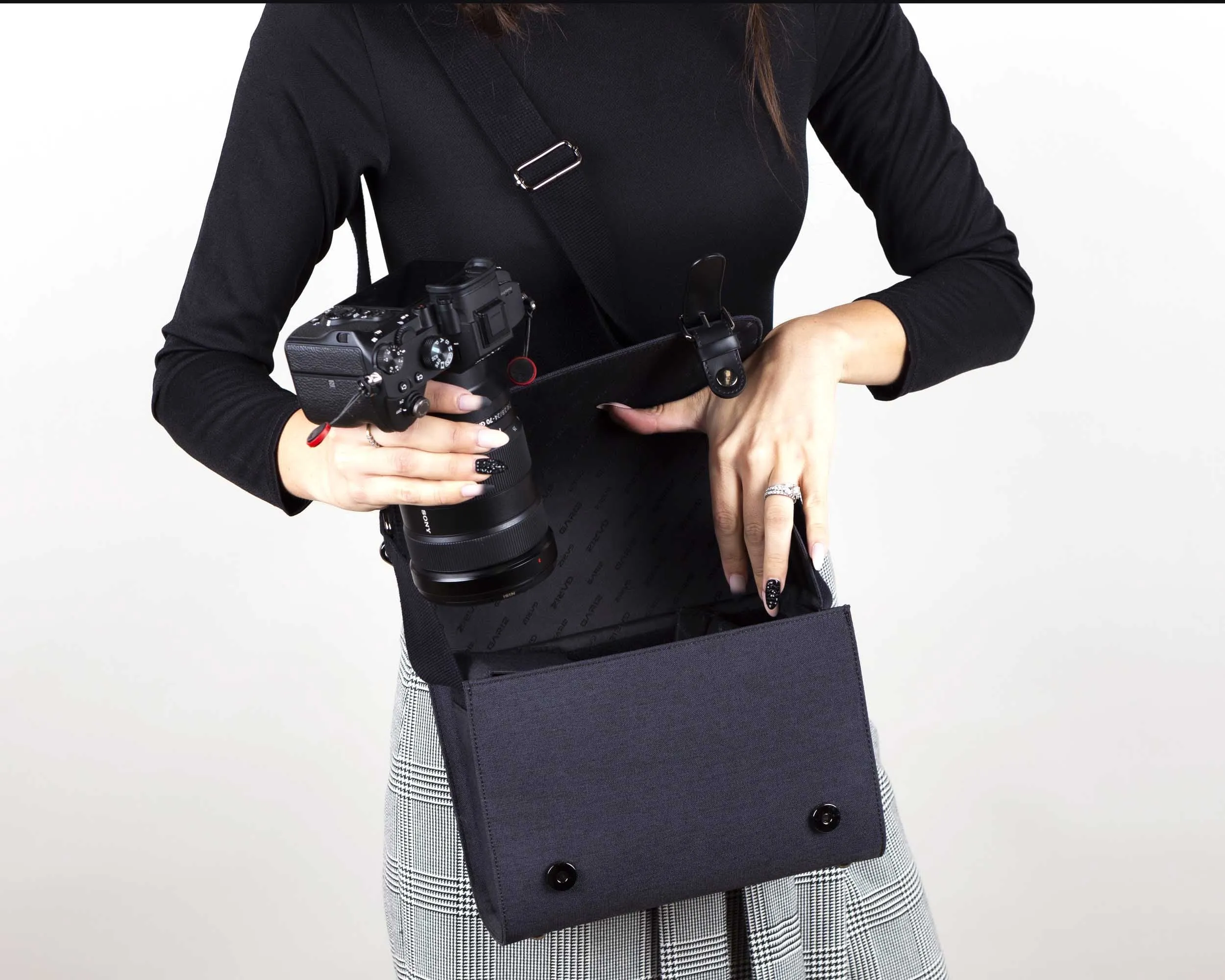 Binalpath Canvas Black Camera Shoulder Bag - Ace