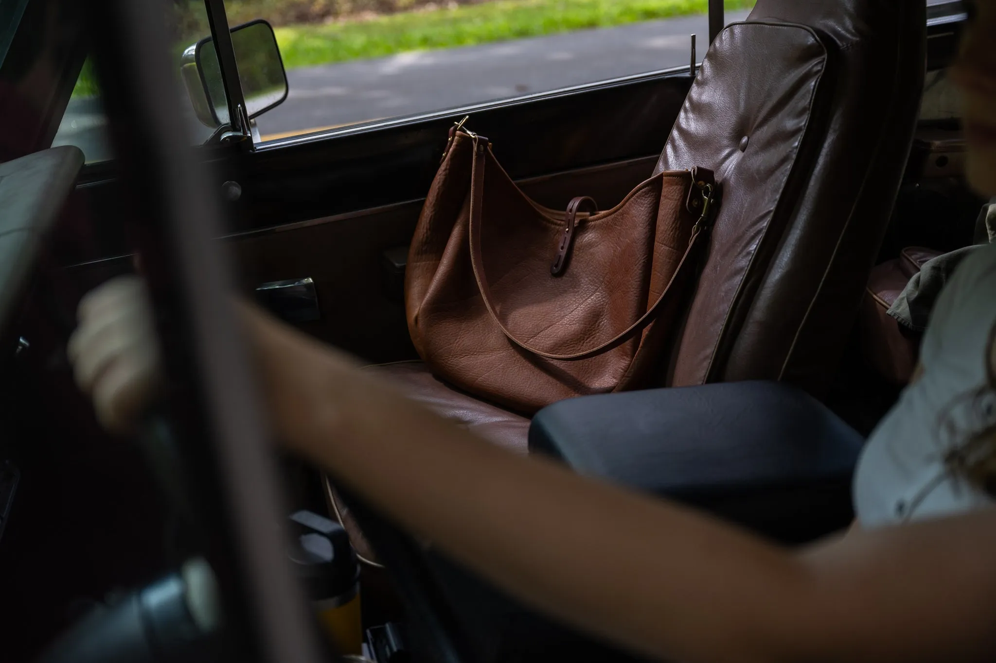 CELESTE LEATHER HOBO BAG - LARGE - WHISKY BISON