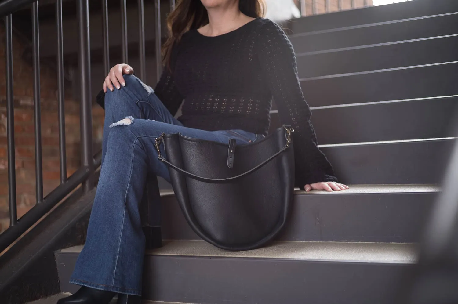 CELESTE LEATHER HOBO BAG - MEDIUM - BLACK