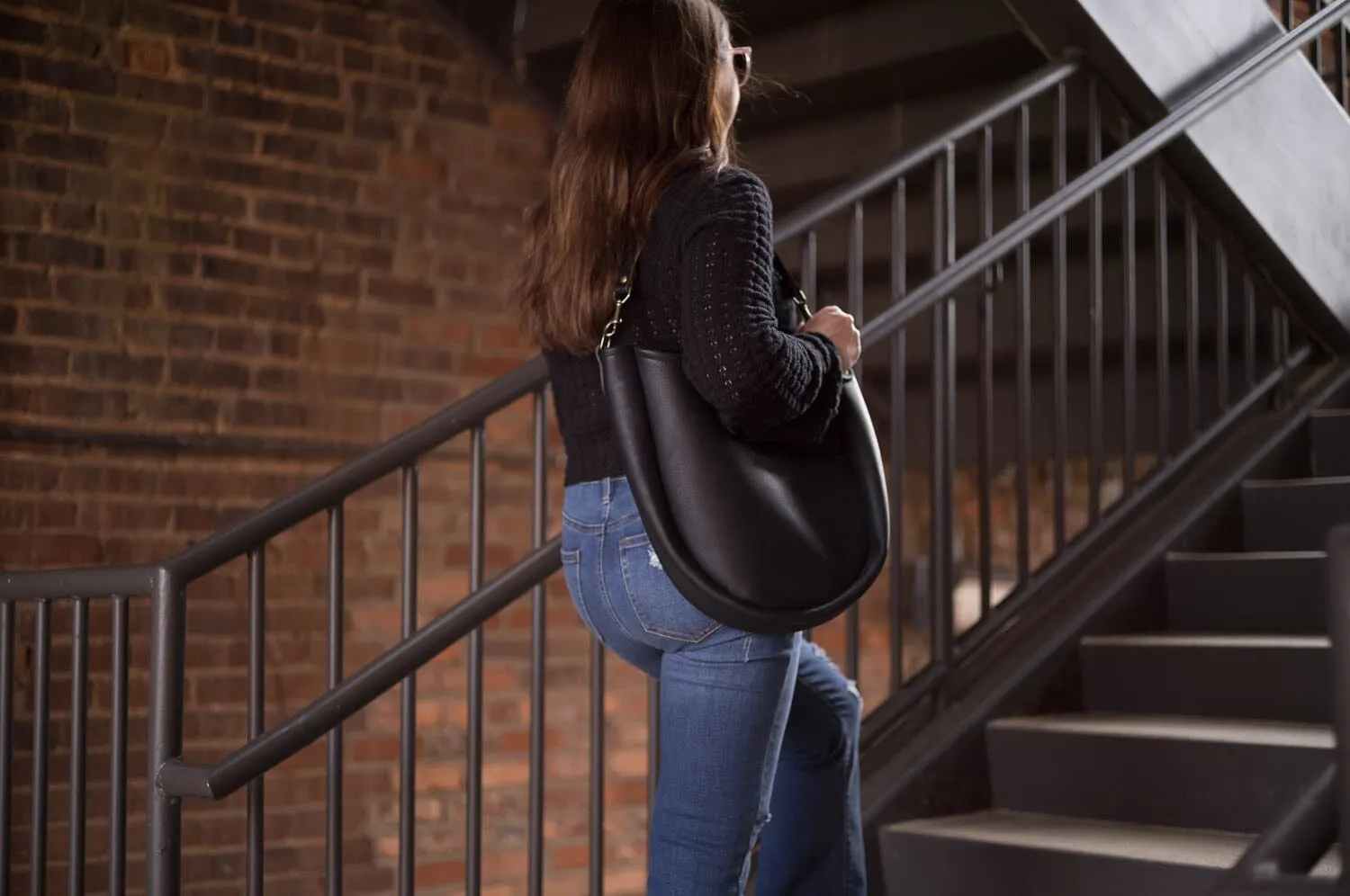 CELESTE LEATHER HOBO BAG - MEDIUM - BLACK