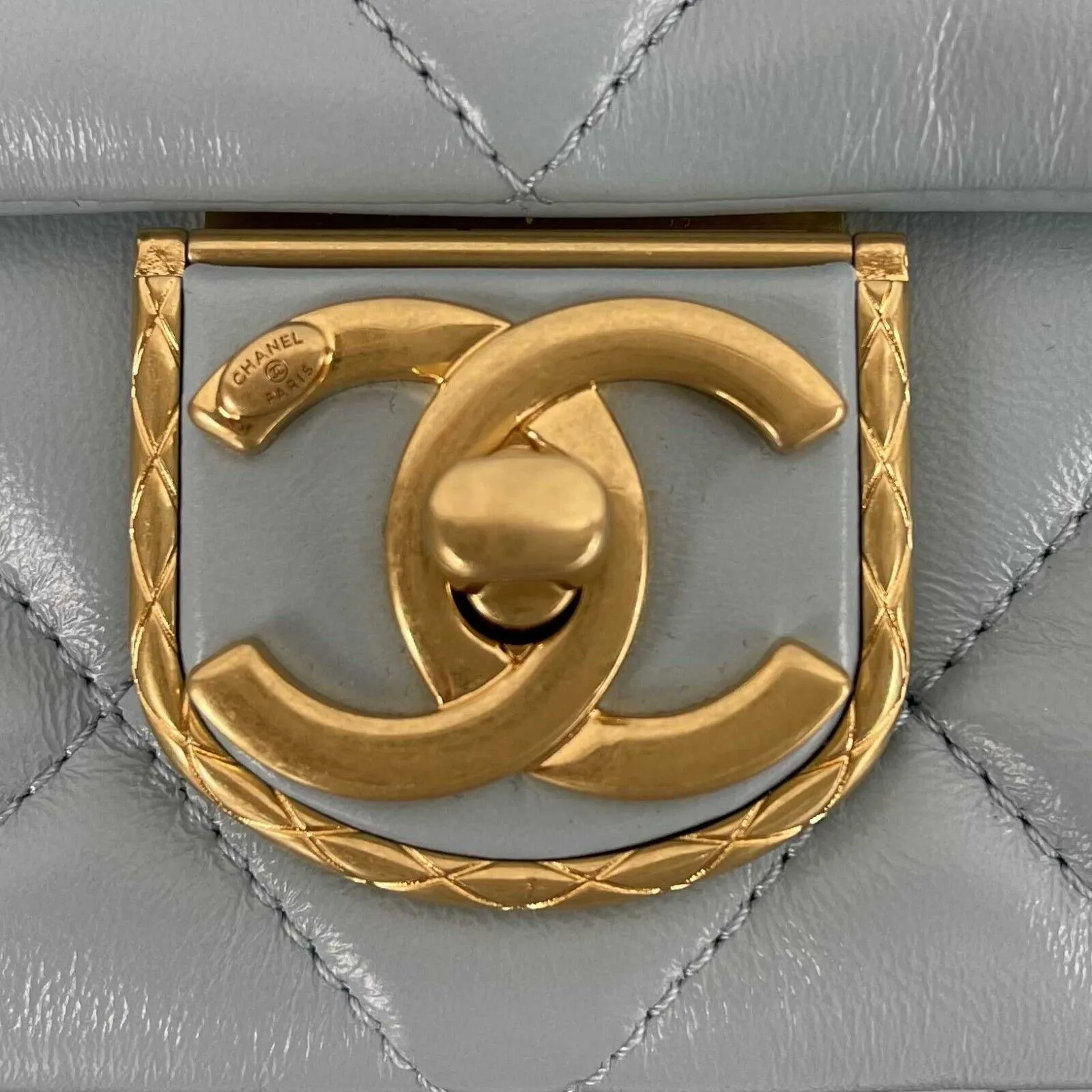 CHANEL - NEW Crossbody Small Flap Limited Edition Fall 2022 - Icy Blue / Gold