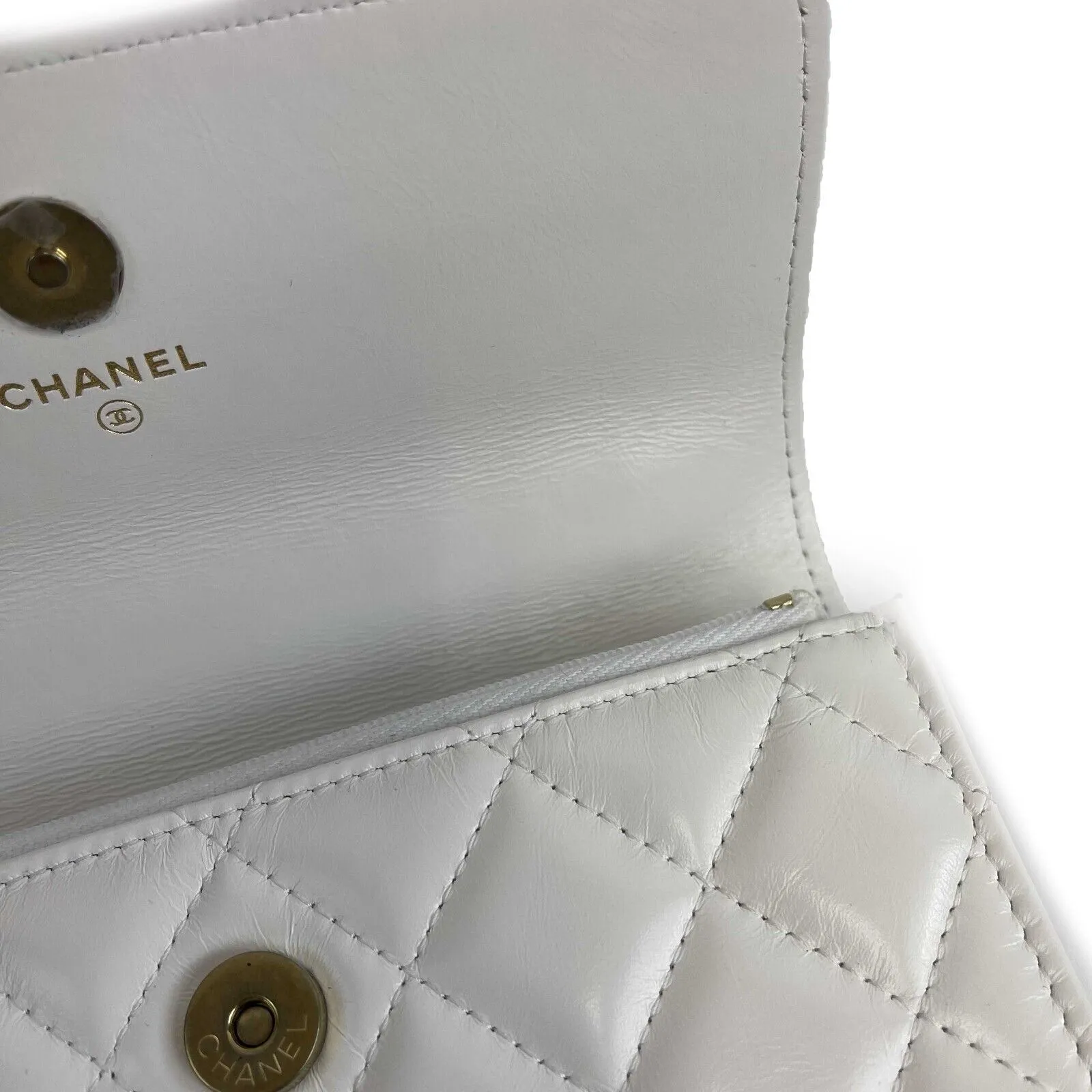 CHANEL - Phone Holder Quilted White Lambskin CC ‘CHANEL’ Top Handle / Crossbody