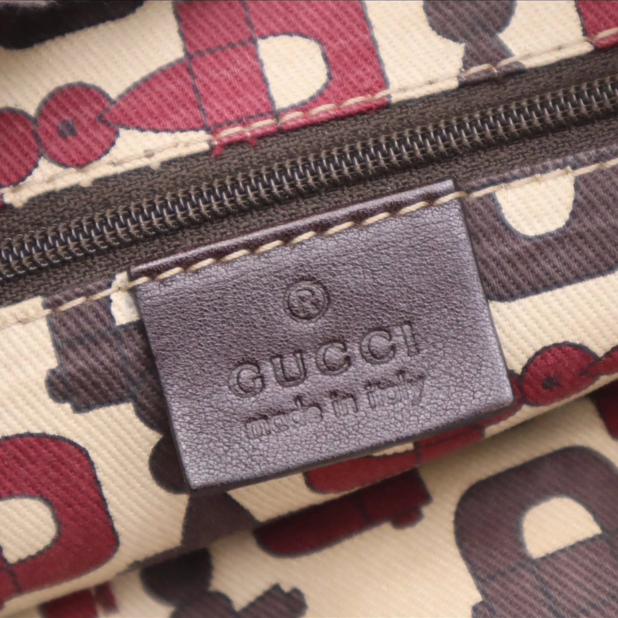 Gucci Guccissima Leather Abbey D-Ring Crossbody Bag