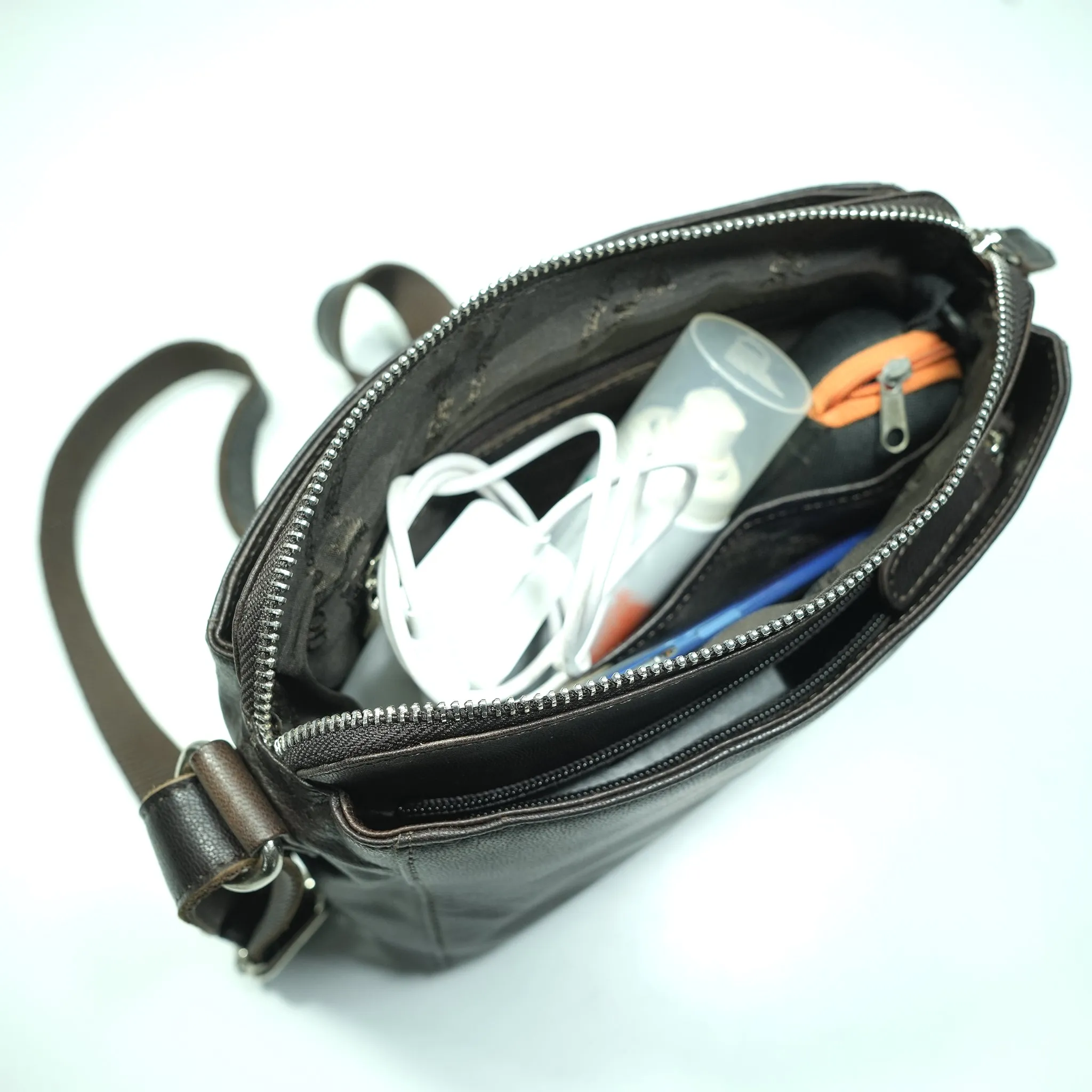 GW448857 ~ Small Crossbody Bag
