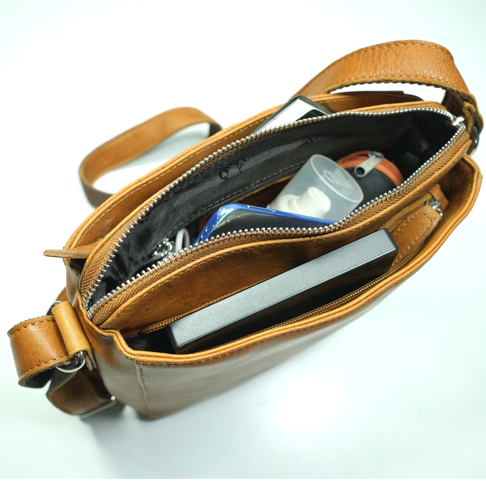 GW448857 ~ Small Crossbody Bag