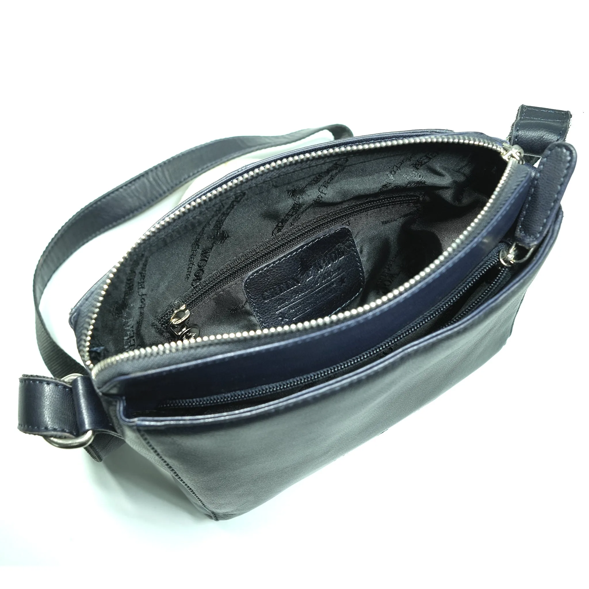 GW448857 ~ Small Crossbody Bag
