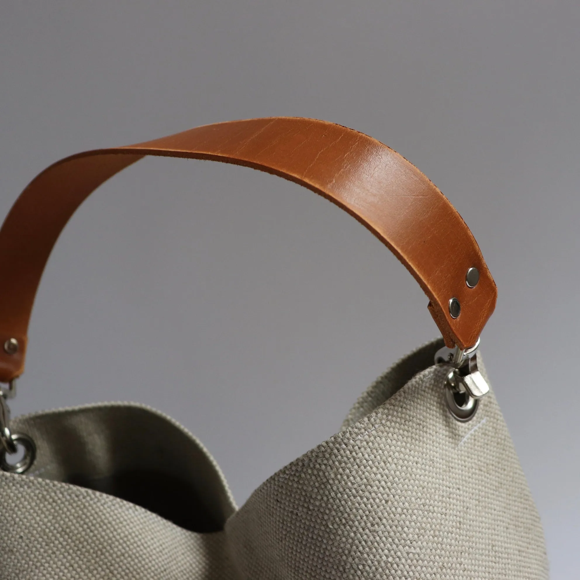 Hobo Style Bag in Woven Flax - Medium