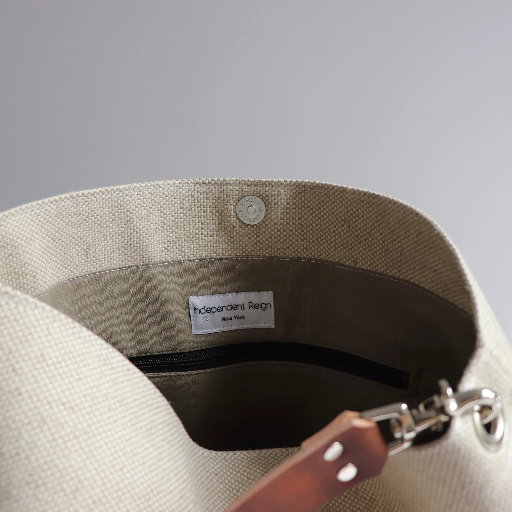 Hobo Style Bag in Woven Flax - Medium
