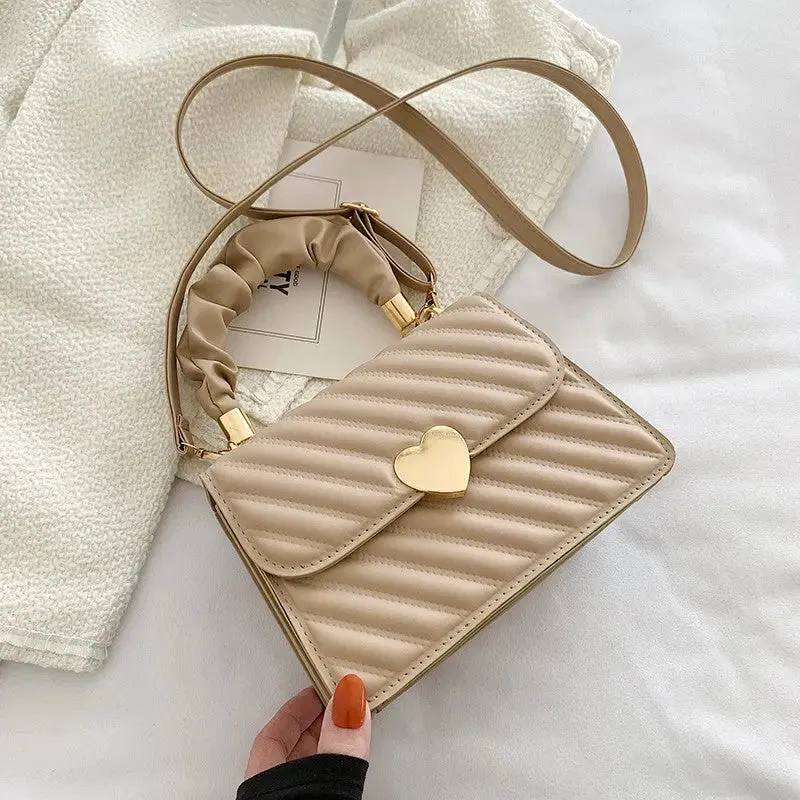 Love Chain Shoulder Bag - Stylish Women's Accessory