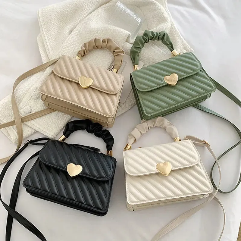 Love Chain Shoulder Bag - Stylish Women's Accessory