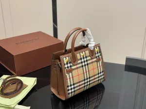 Monogrammed multi-style tote bag