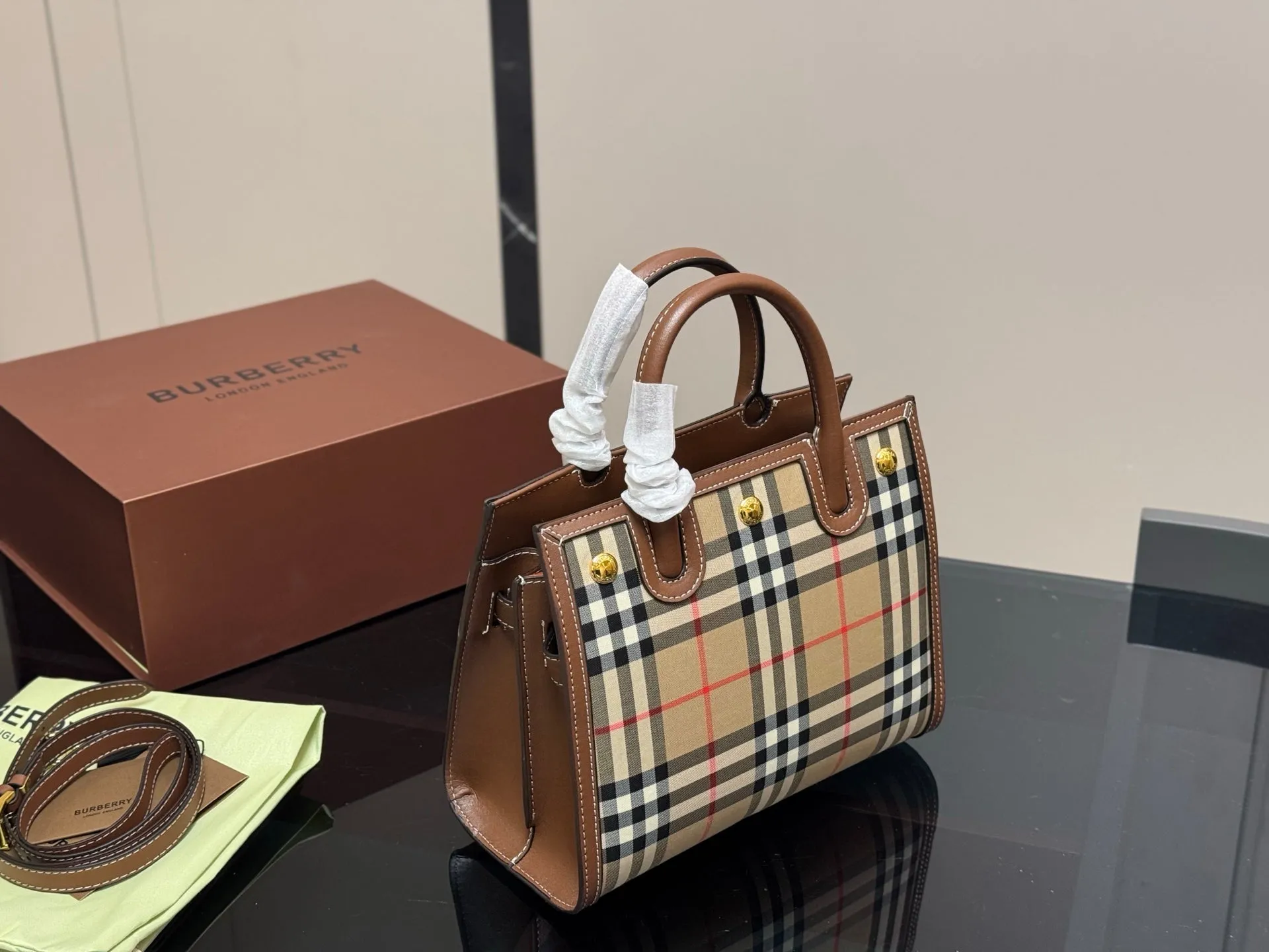 Monogrammed multi-style tote bag