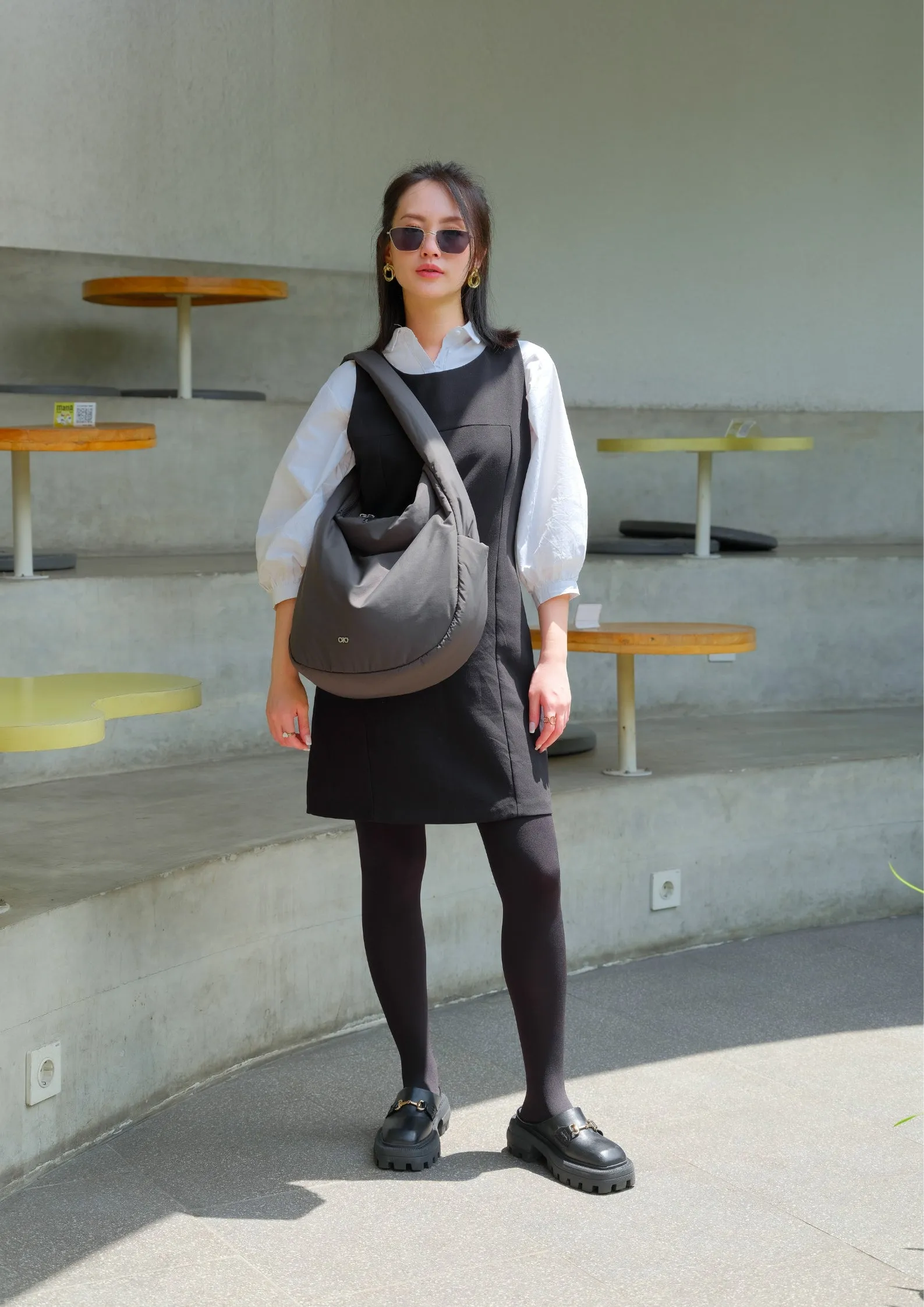 POSH SLOUCHY HOBO IN GRAPHITE