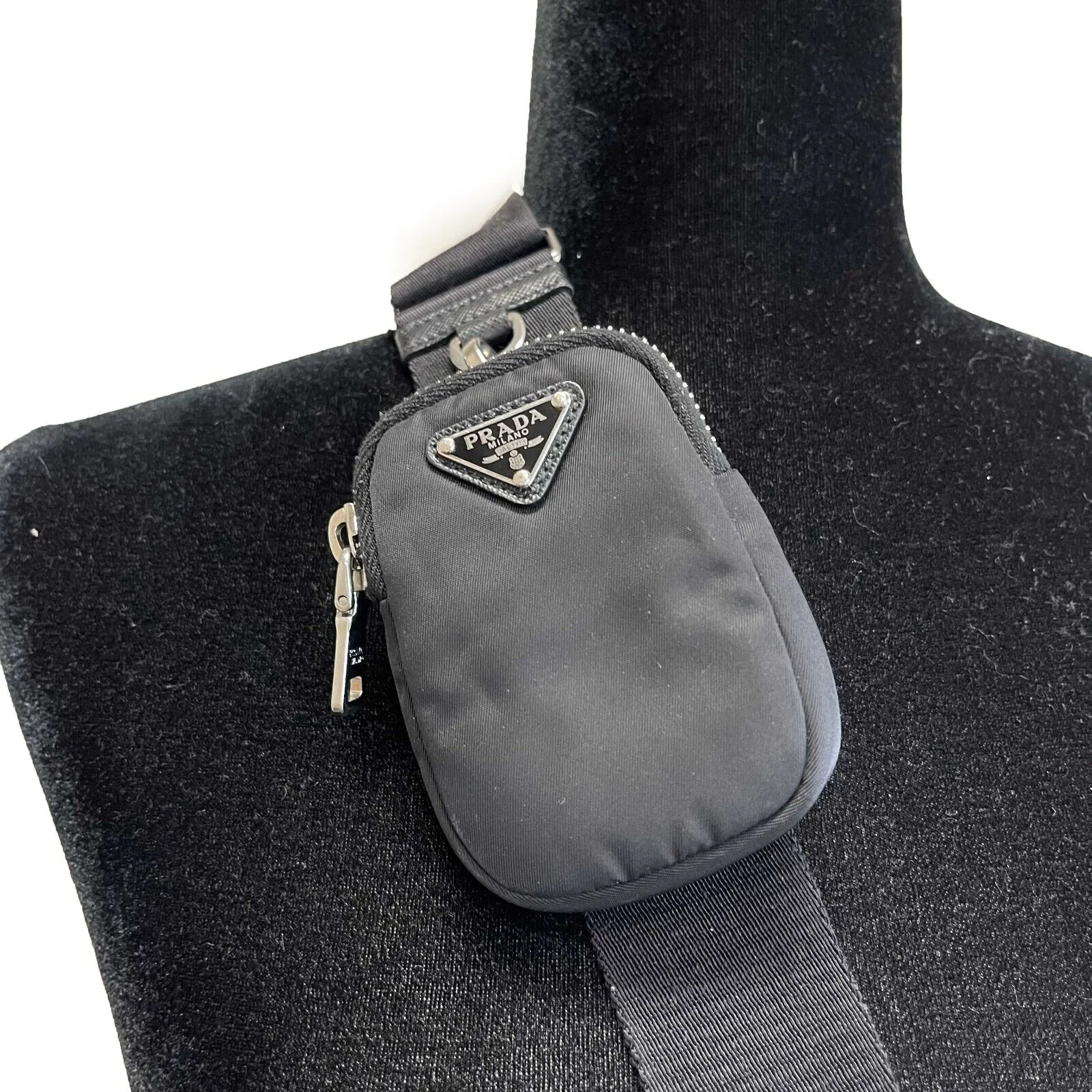 Prada Re-Edition 2005 Shoulder Bag Tessuto Small Black