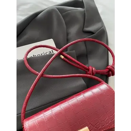 Red Faux-Crocodile Leather Texture Crossbody Bag for Bold Style