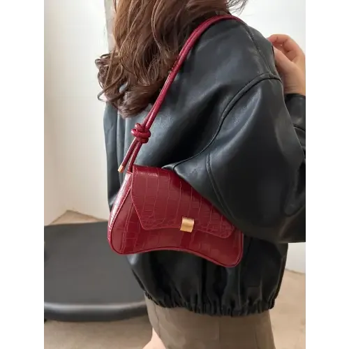 Red Faux-Crocodile Leather Texture Crossbody Bag for Bold Style