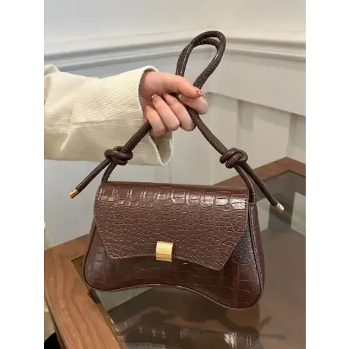 Red Faux-Crocodile Leather Texture Crossbody Bag for Bold Style