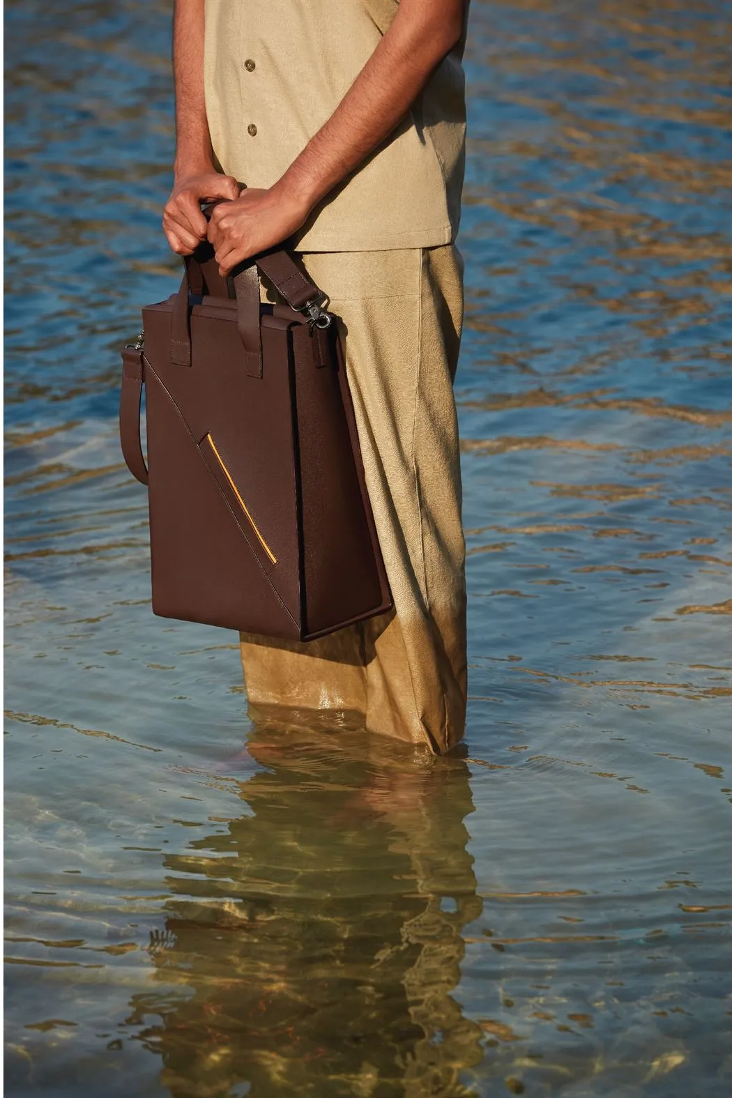 Tanned   I   Pocket Messenger V    Laptop Bag, Tote, Messenger, Crossbody  Umber  TO/PMV-UM  I Leather Bag