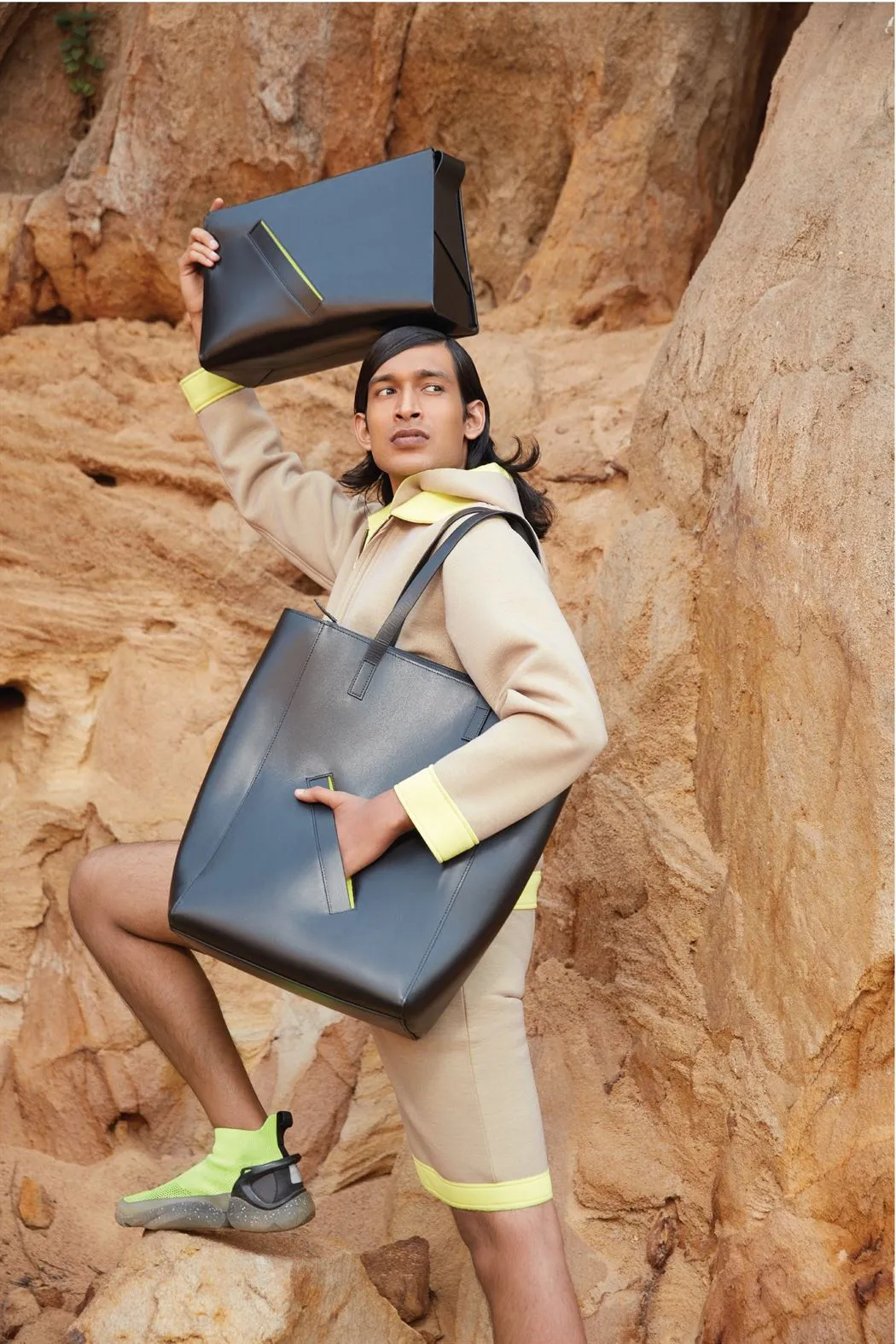 Tanned   I   Pocket Tote      Black  TO/PT-BLK  I Leather Bag