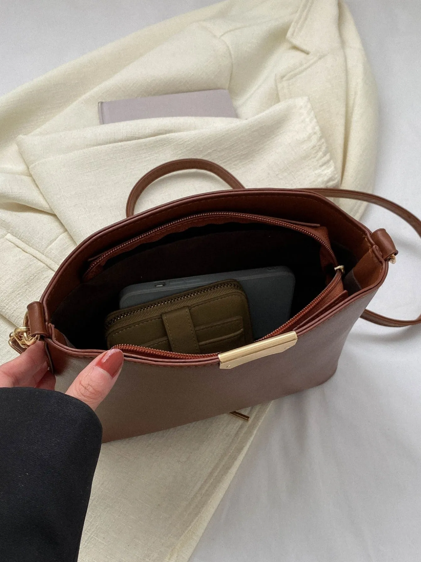 Zipper Single Shoulder Crossbody Bag - Brown